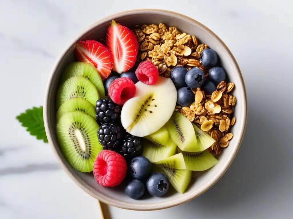 Delicioso desayuno vegano primaveral con frutas frescas, granola y flores comestibles en una mesa de mármol blanco